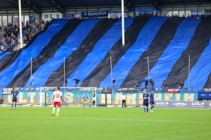 Ultras Waldhof Mannheim vermummen sich Rot-Weiss Essen 22.10.2022