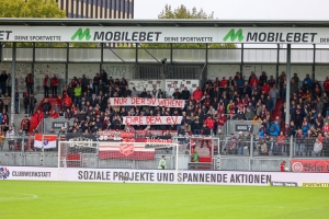 Spruchband SV Wehen Wiesbaden Fans 02.10.2022