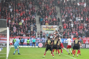 SV Wehen Wiesbaden vs. Rot-Weiss Essen Spielfotos 02.10.2022