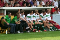 Die Bank des SV Werder Bremen mit Trainer Thomas Schaaf
