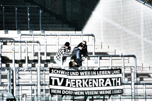 Fans des TV Herkenrath 09 in Essen 2019
