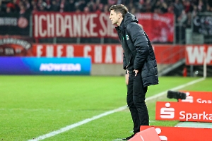 Bastian Reinhardt Rot-Weiss Essen vs. VfB Lübeck Spielfotos  15.12.2023
