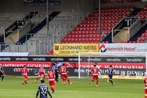 Robert Tesche Tor FC Heidenheim - VfL Bochum 21-04-2021 Spielszenen