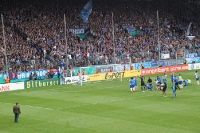 Bochumer Fans und Spieler nach dem Sieg über Stuttgart