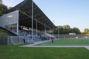 Haupttribüne Stadion Schloss Strünkede Westfalia Herne vs. Wattenscheid 09 04-09-2021