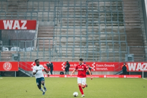 Erolind Krasniqi Rot-Weiss Essen vs. Wuppertaler SV Spielfotos 23-01-2022
