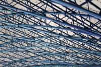 markante Dachkonstruktion des Berliner Wellblechpalastes