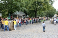 Popráci 2011 - Das 178. Rixdorfer Strohballenrollen in Berlin-Neukölln am Richardplatz