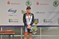 Trixi Worrack bei der Siegerehrung, Straßenrennen DM 2012 in Grimma