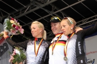 Siegerehrung Frauen Elite: Judith Arndt, Charlotte Becker & Trixi Worrack, DM 2012