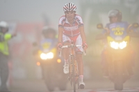 Zieleinlauf im Nebel, 20. Etappe Vuelta 2013