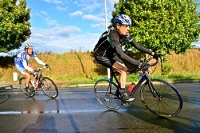 Radrennen bei Sonne und Regen: Jedermannrennen Strausberg 2012, 1. Tag