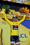 Fabian Cancellara holt gelbes Trikot
