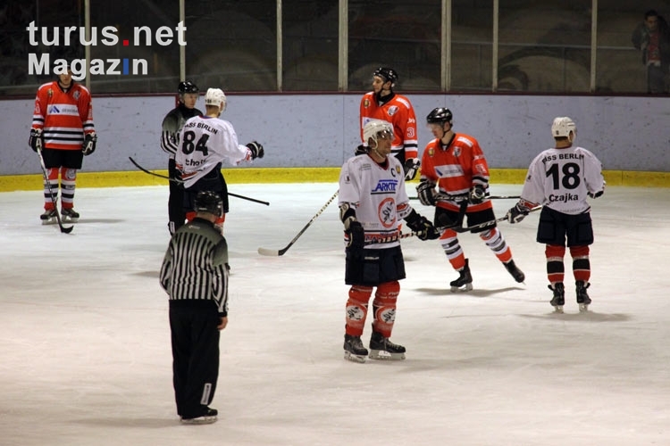 Berliner Eishockey-Derby in der Erika-Hess-Halle ECC Preussen Juniors Berlin - FASS Berlin 2:3