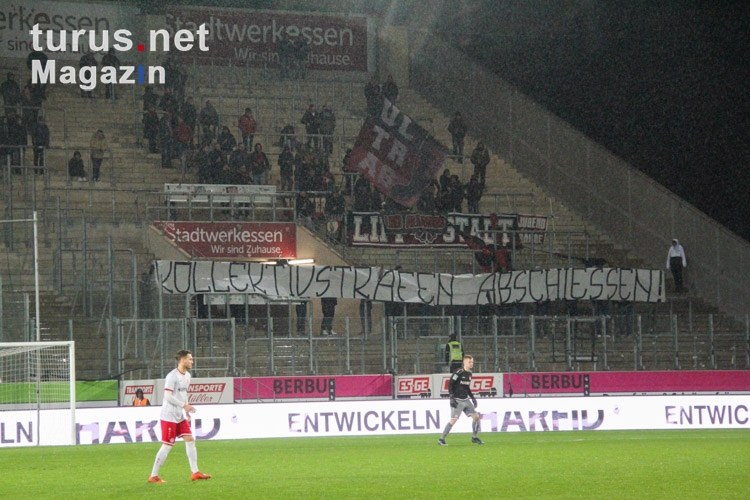 Fans des SV Lippstadt in Essen 28-02-2020