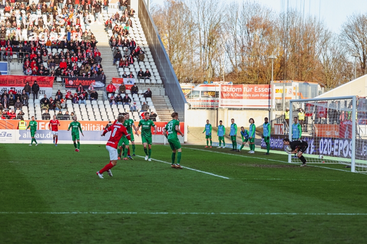 Rot-Weiss Essen vs. SV Rödinghausen Spielfotos 27-11-2021