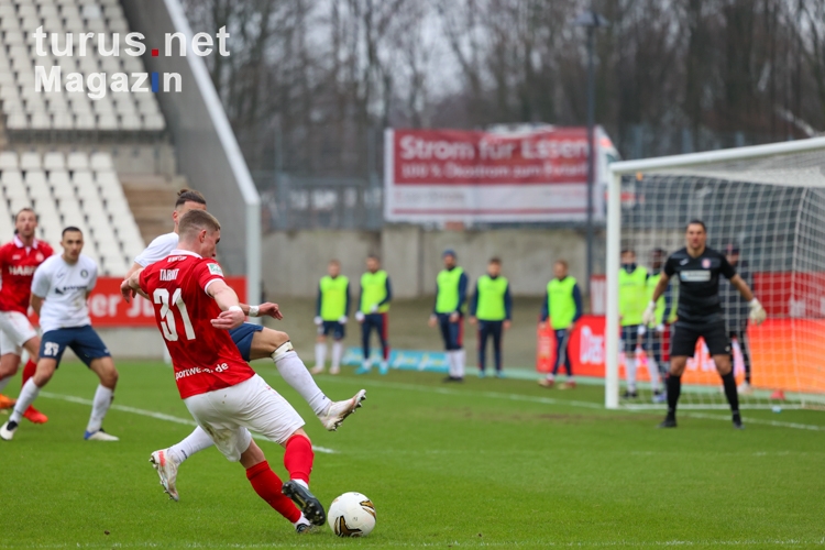 Niklas Tarnat Rot-Weiss Essen vs. Wuppertaler SV Spielfotos 23-01-2022
