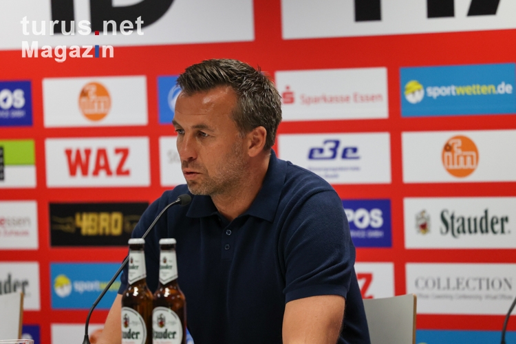 Christoph Dabrowski Trainervorstellung Pressekonferenz 08-06-2022