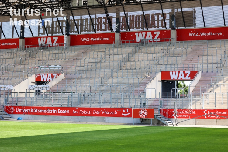 Stadion an der Hafenstraße Schriftzug von innen West Rot-Weiss Essen 