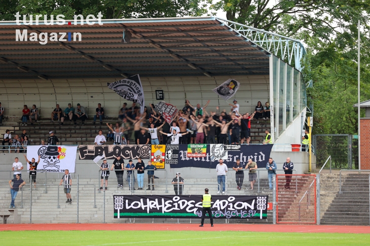 Wattenscheid Fans Support F-Block gegen Wuppertaler SV 31.07.2022