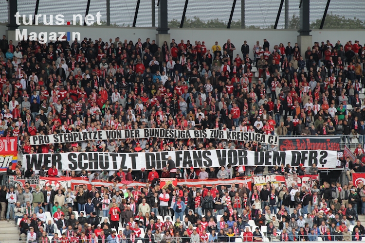 RWE-Banner: Wer schützt die Fans vor dem DFB