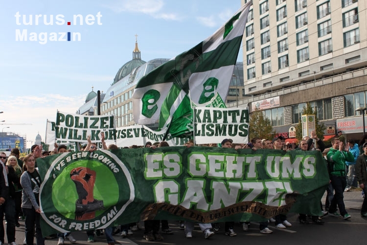Fans des SV Werder Bremen sammeln sich zur Fandemo