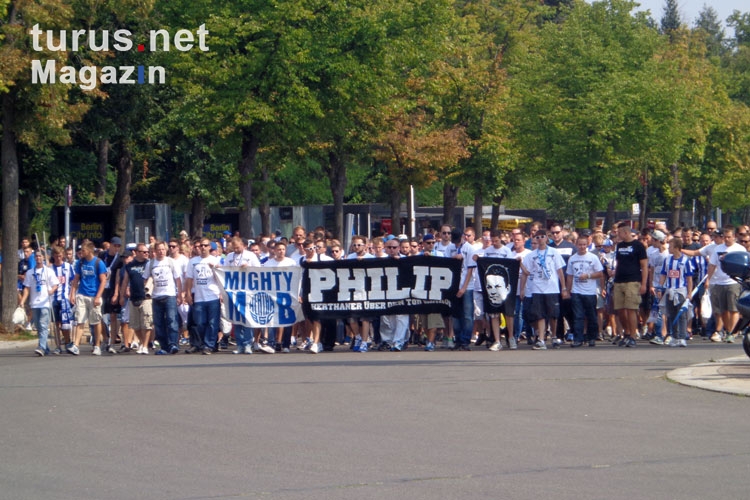 Trauermarsch für den Fan Philip von Hertha BSC