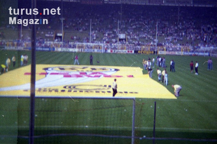 Heja BVB Blockfahne im Westfalenstadion, Anfang 90er