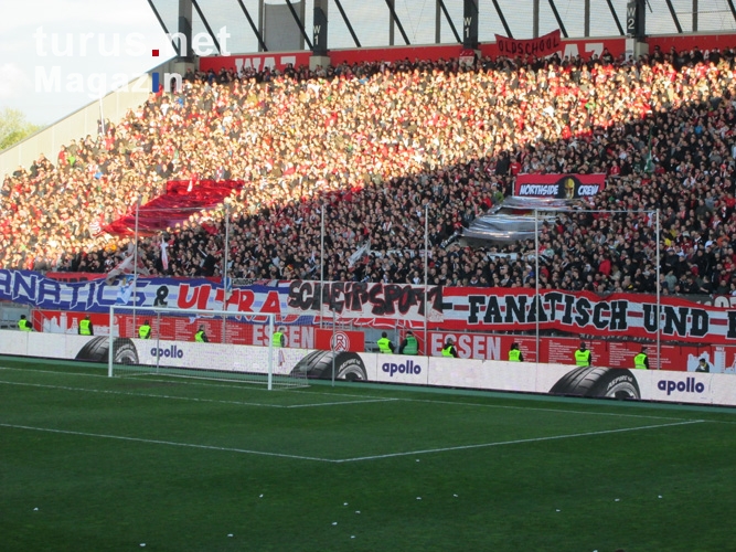 RWE Westtribühne mit Ultras Banner 