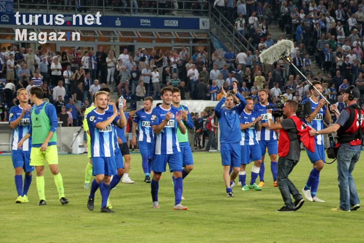 Foto: 1. FC Magdeburg feiert Sieg gegen Erfurt - Bilder von 1. FC Magdeburg - turus.net Magazin