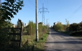 Hochspannungsmasten in einem Wohngebiet von Poznan (Posen)