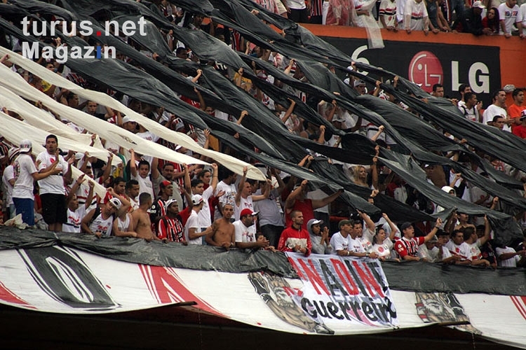 Fans des FC São Paulo machen mobil, Derby gegen Palmeiras, (Foto: T. Hänsch www.unveu.de)