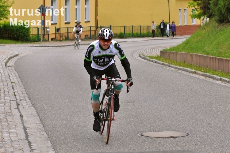 Noch wenige Meter bis zum Ziel! Hobbyrennen, Radfest Rund um Buckow 2012