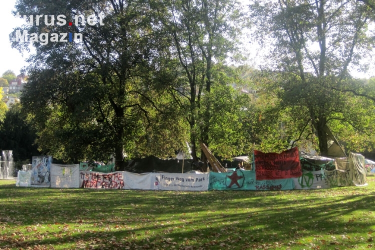 Zelte der Parkschützer und S21-Gegner im Stuttgarter Schlossgarten