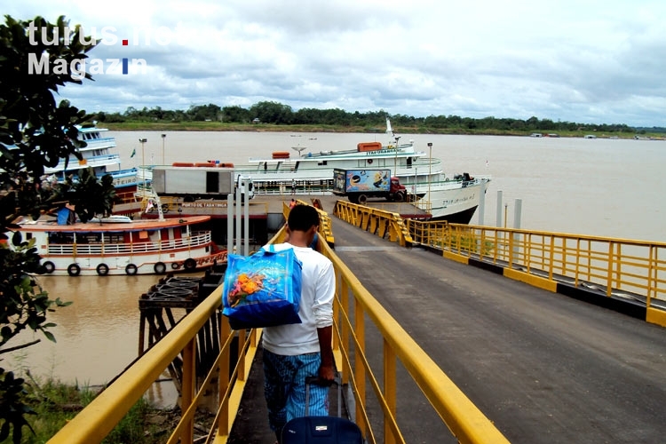 Mit dem Schiff auf dem Solimões / Amazonas von Peru nach Brasilien