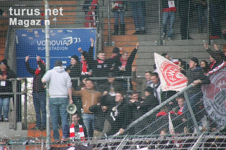 Support Würzburg Fans Block B in Bochum