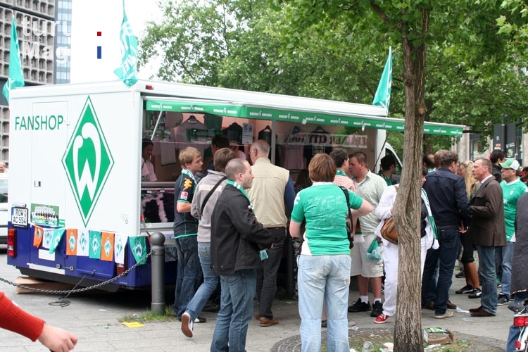 Mobiler Fanshop des SV Werder Bremen