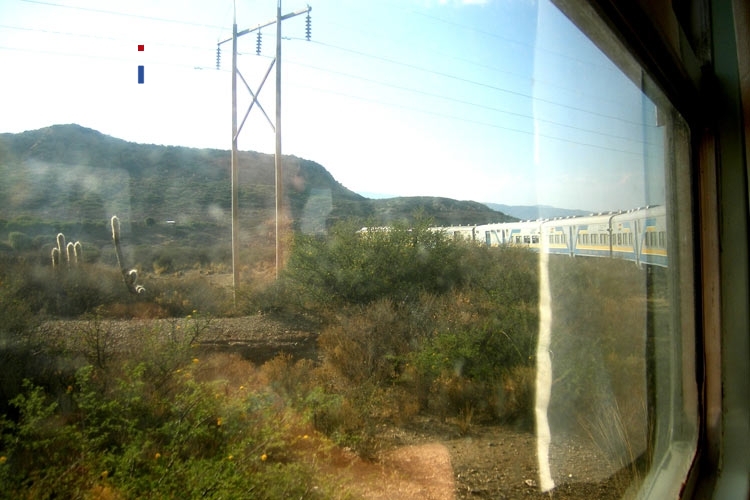 Blick aus dem Zugfenster, mit der Eisenbahn von Villazón nach Oruro (Bolivien)