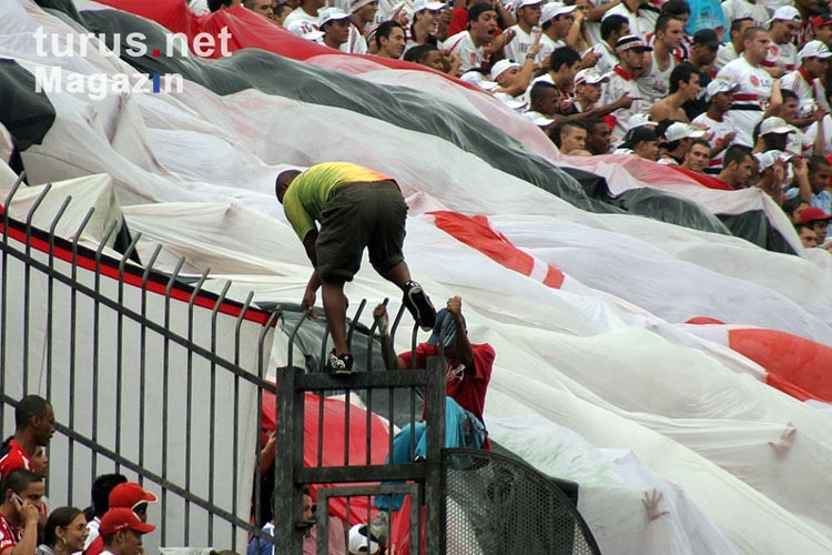 Fanblock der Anhänger des FC São Paulo beim Derby gegen SE Palmeiras, (Foto: T. Hänsch www.unveu.de)