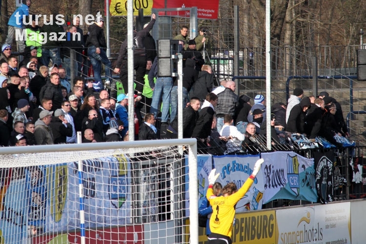 Die Luft ist heiß. Ein paar Anhänger des Chemnitzer FC suchen die Konfrontation mit Babelsbergern