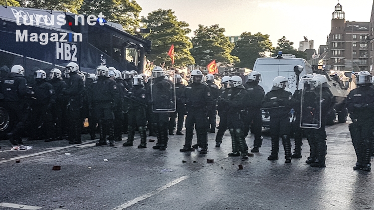 Polizei löst Welcome to Hell Demo auf