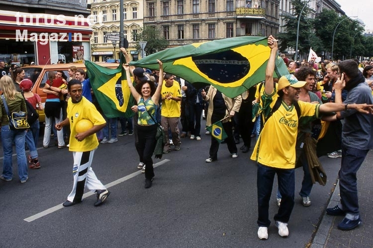 Brasilien-Fans feiern in Berlin
