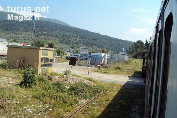 Mit der Eisenbahn von Durres nach Pogradec, Albanien