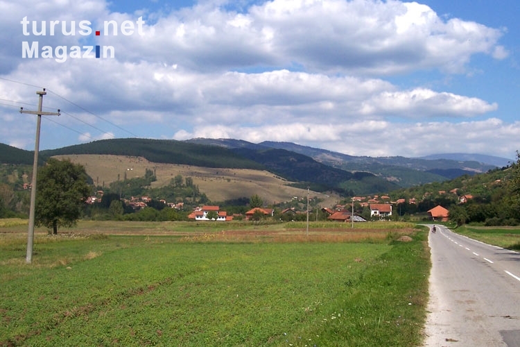 serbische Landstraße im Südosten des Landes, Republik Serbien