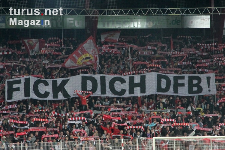 Spruchband beim Spiel Union Berlin - Eintracht Frankfurt: 