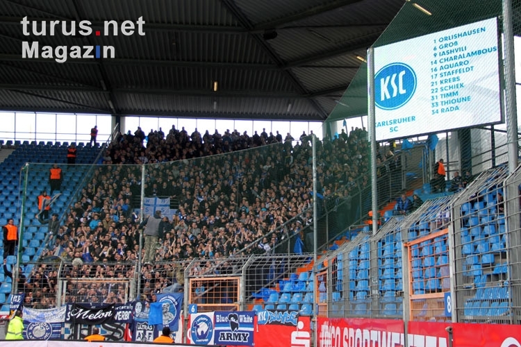 Fans / Ultras des Karlsruher SC in Bochum