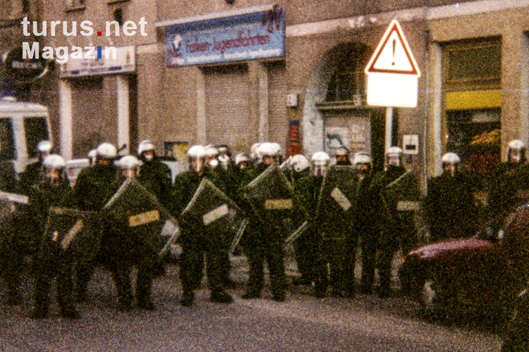 Polizeiliche Einsatzkräfte Anfang der 90er