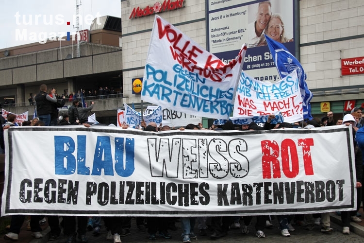 Blau weiß rot gegen polizeiliches Kartenverbot, Fandemo des FC Hansa Rostock