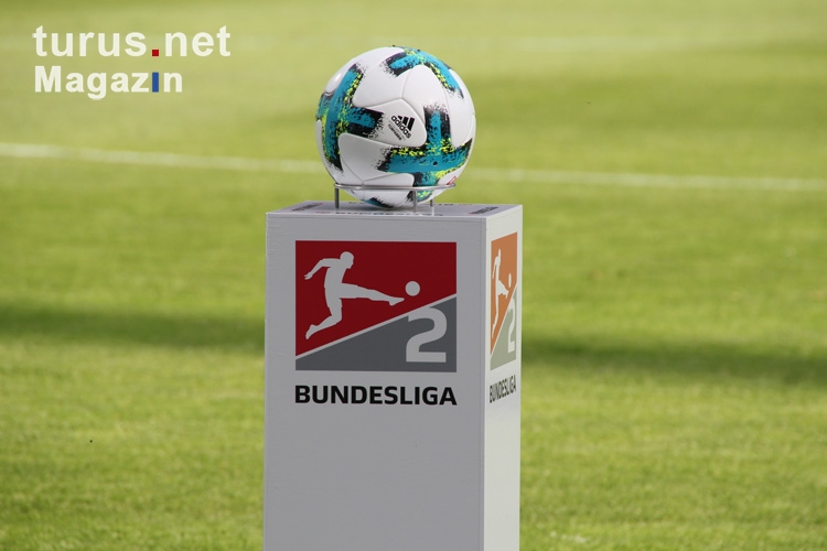 2. Bundesliga Spielball Podest