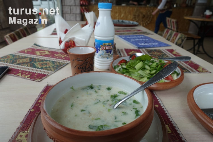 Frische Suppe in Armenien